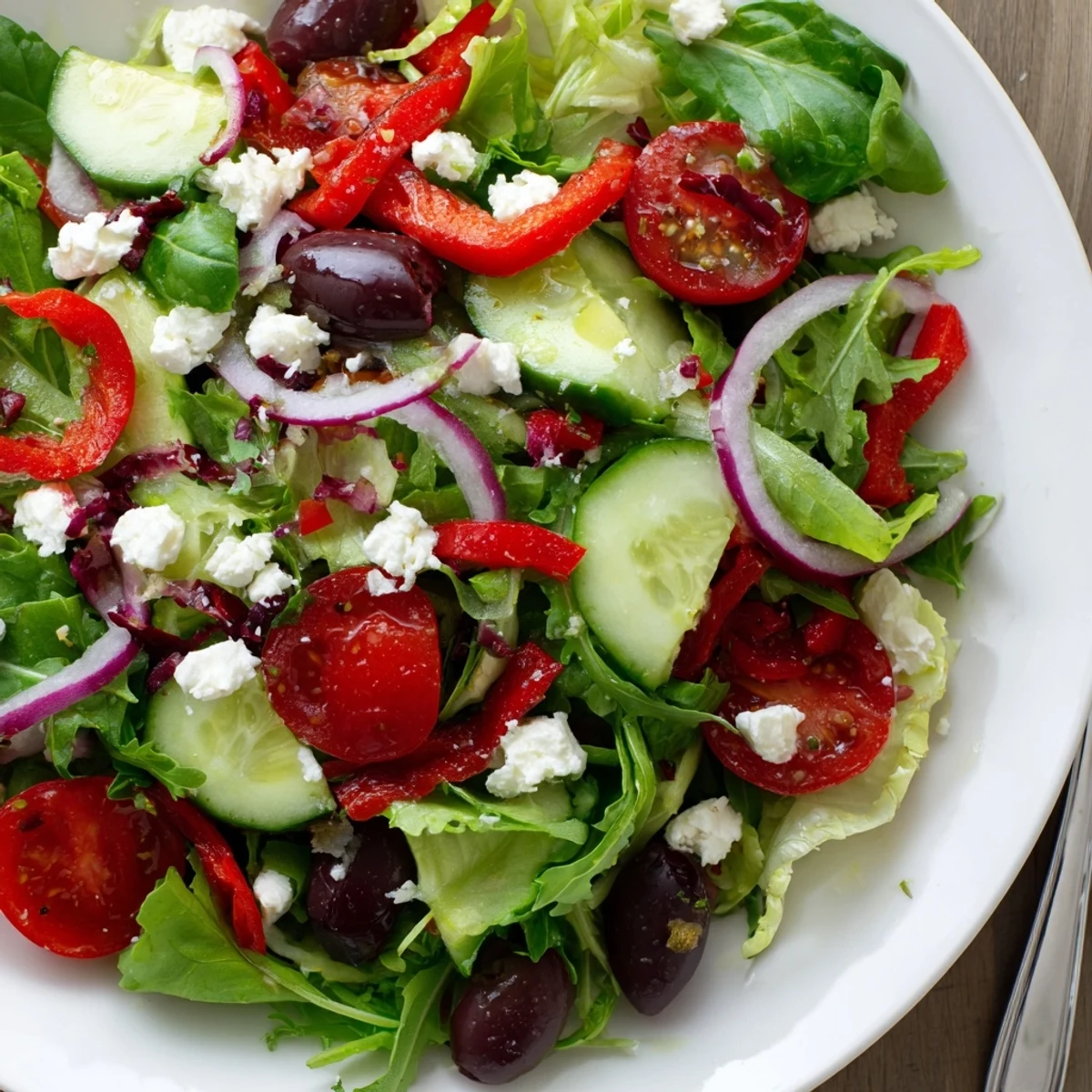 Fresh Salad Recipe with crisp mixed greens, juicy tomatoes and lemon dressing